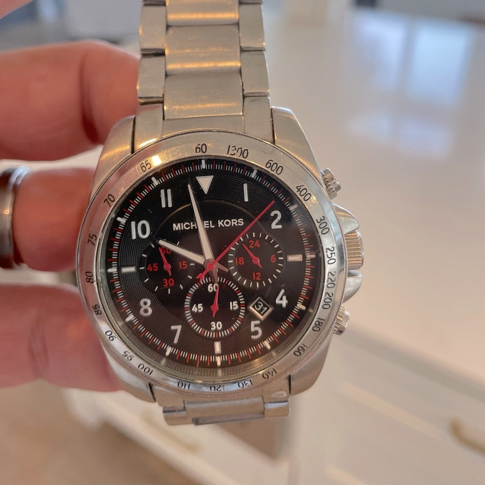 Michael KORS Model MK-8132 Chronograph watch